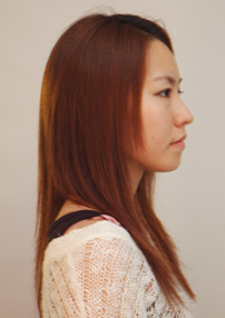 ソフト縮毛矯正後のサイド写真です。